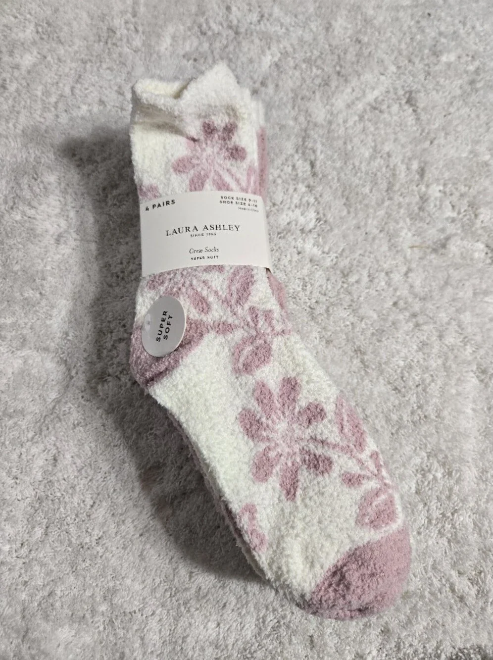 Laura Ashley 4 Pack Of Super Soft Crew Socks NWT